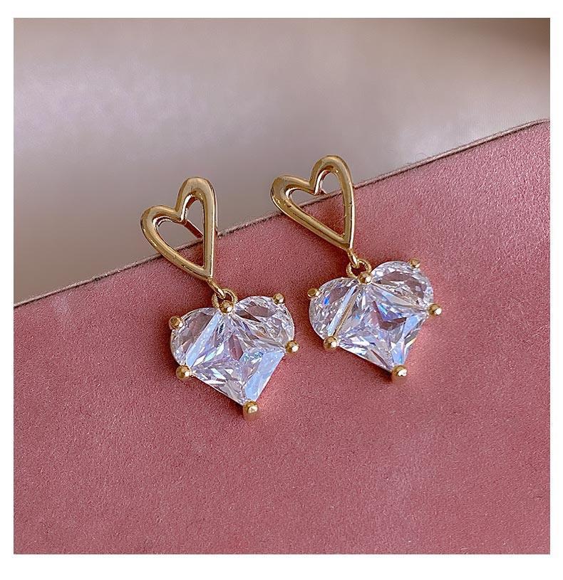 Heart Zircon Stud Earrings - Minimalist Romantic Jewelry