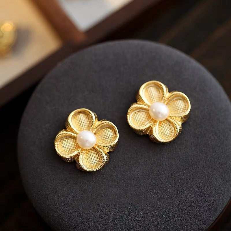 Lucky Clover Pearl Stud Earrings