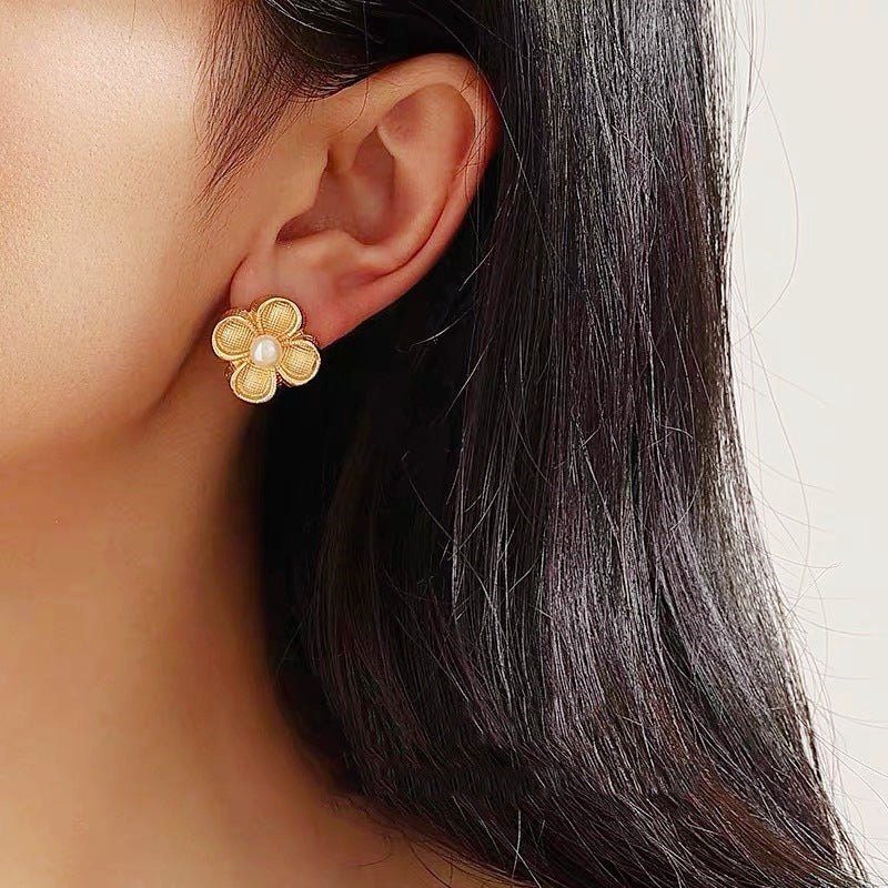 Lucky Clover Pearl Stud Earrings