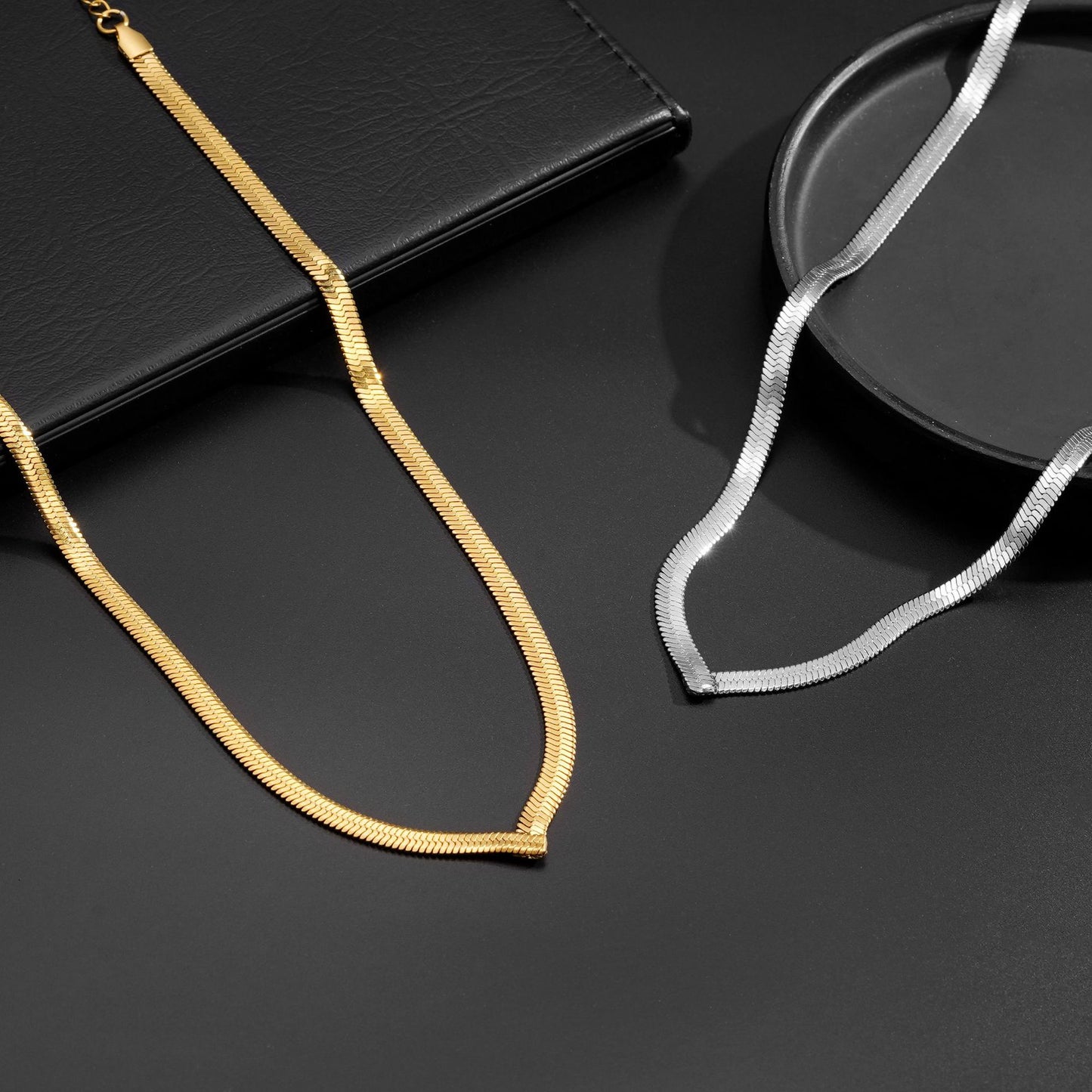 Blade Snake Chain Necklace